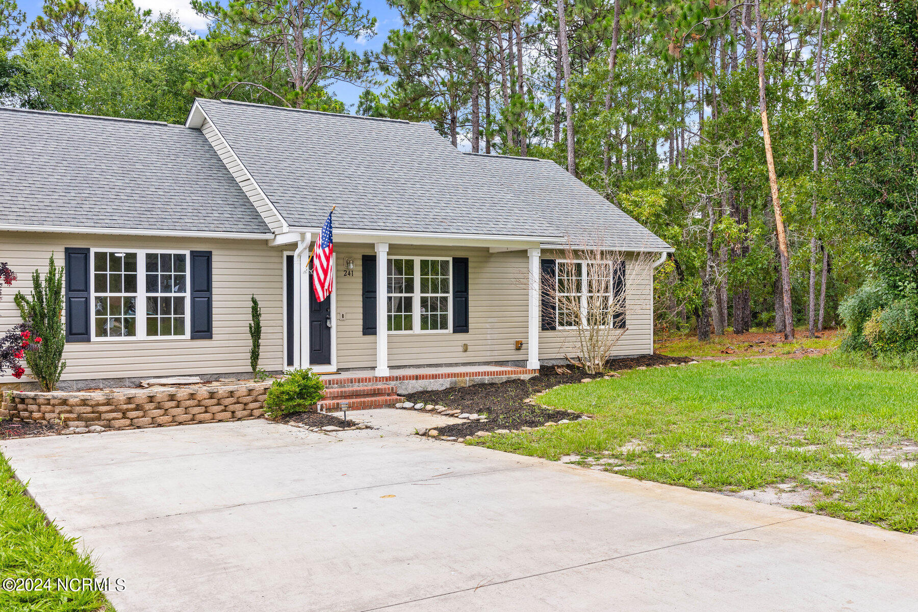 241 South High Point Road Southport, NC 28461 - Photo 2 of 34 002_241_n_high_point_road-2_92