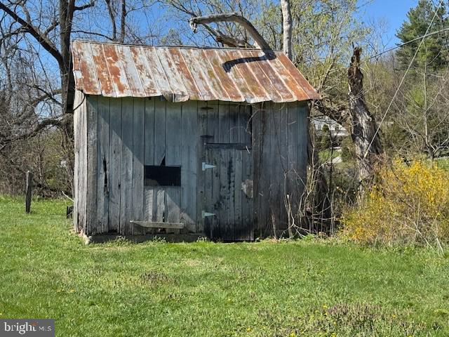 9440 Hollow Road Middletown, MD 21769 - Photo 3 of 20 a view of barn with wooden fence