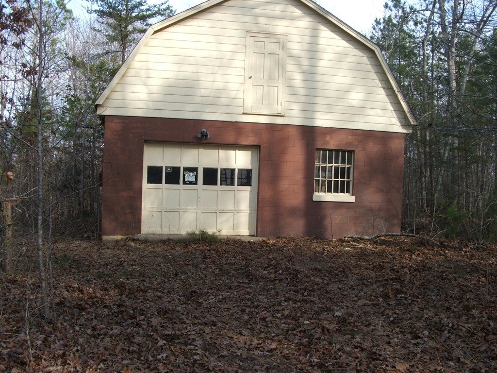 4402 Davis Lowground Road Keysville, VA 23947 - Photo 7 of 11 Gallery Image 7