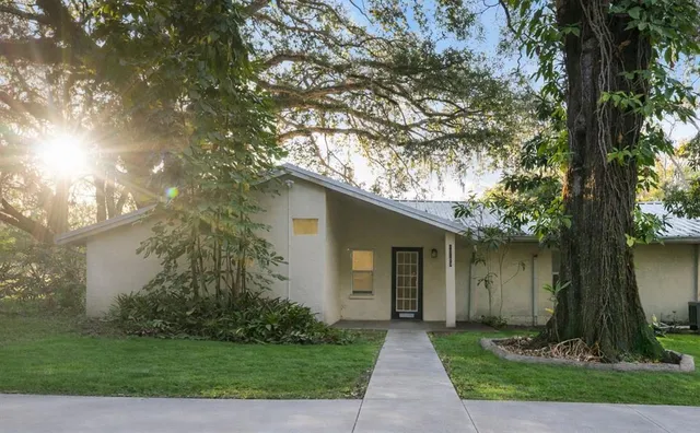 $1,695 | 12102 North 60th Street, Unit A, Tampa, FL 33617