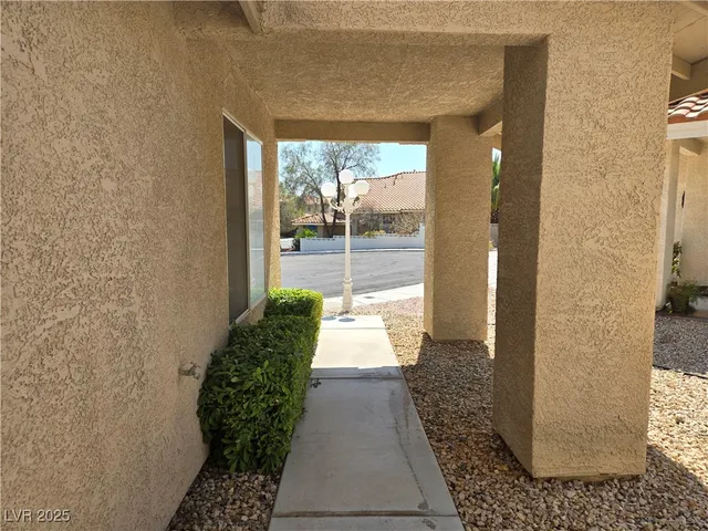 $2,199 | 1817 Summit Pointe Drive, Las Vegas, NV 89117