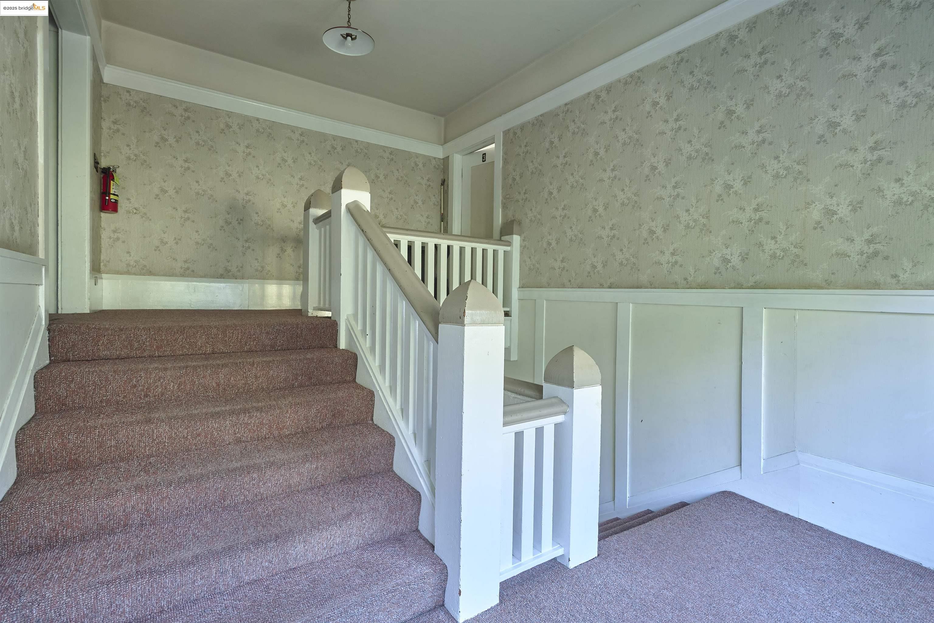 400 Lagunitas Avenue Oakland, CA 94610 - Photo 13 of 14 a view of entryway