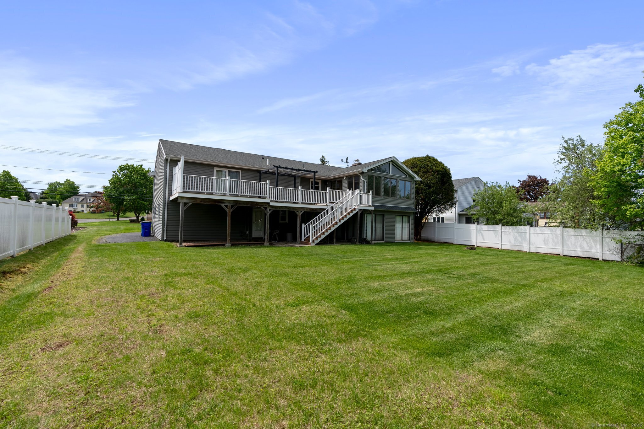 104 Willow Street Wethersfield, CT 06109 - Photo 4 of 28 a view of a house with backyard and garden