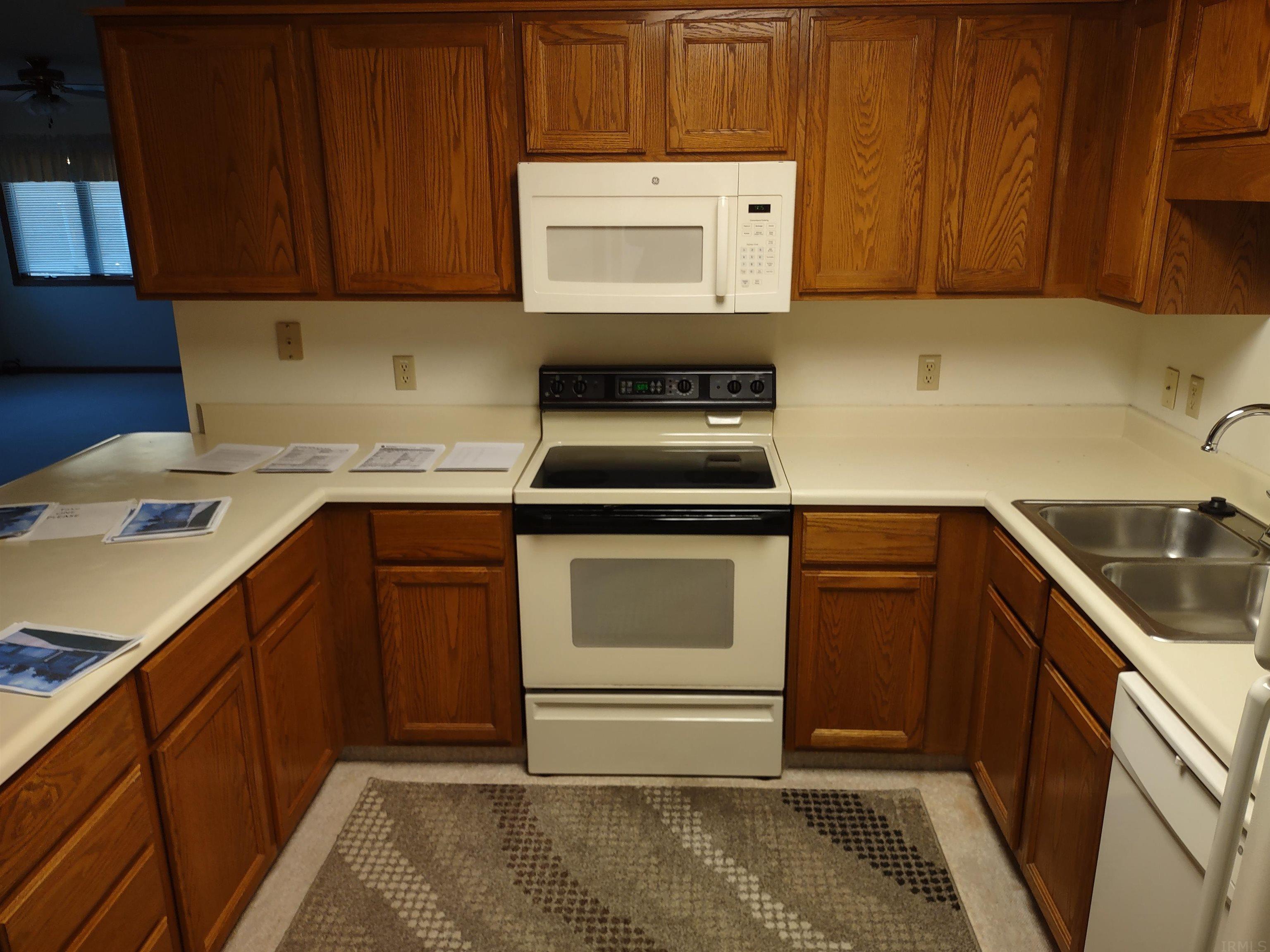 1003 Woodridge Drive Decatur, IN 46733 - Photo 3 of 11