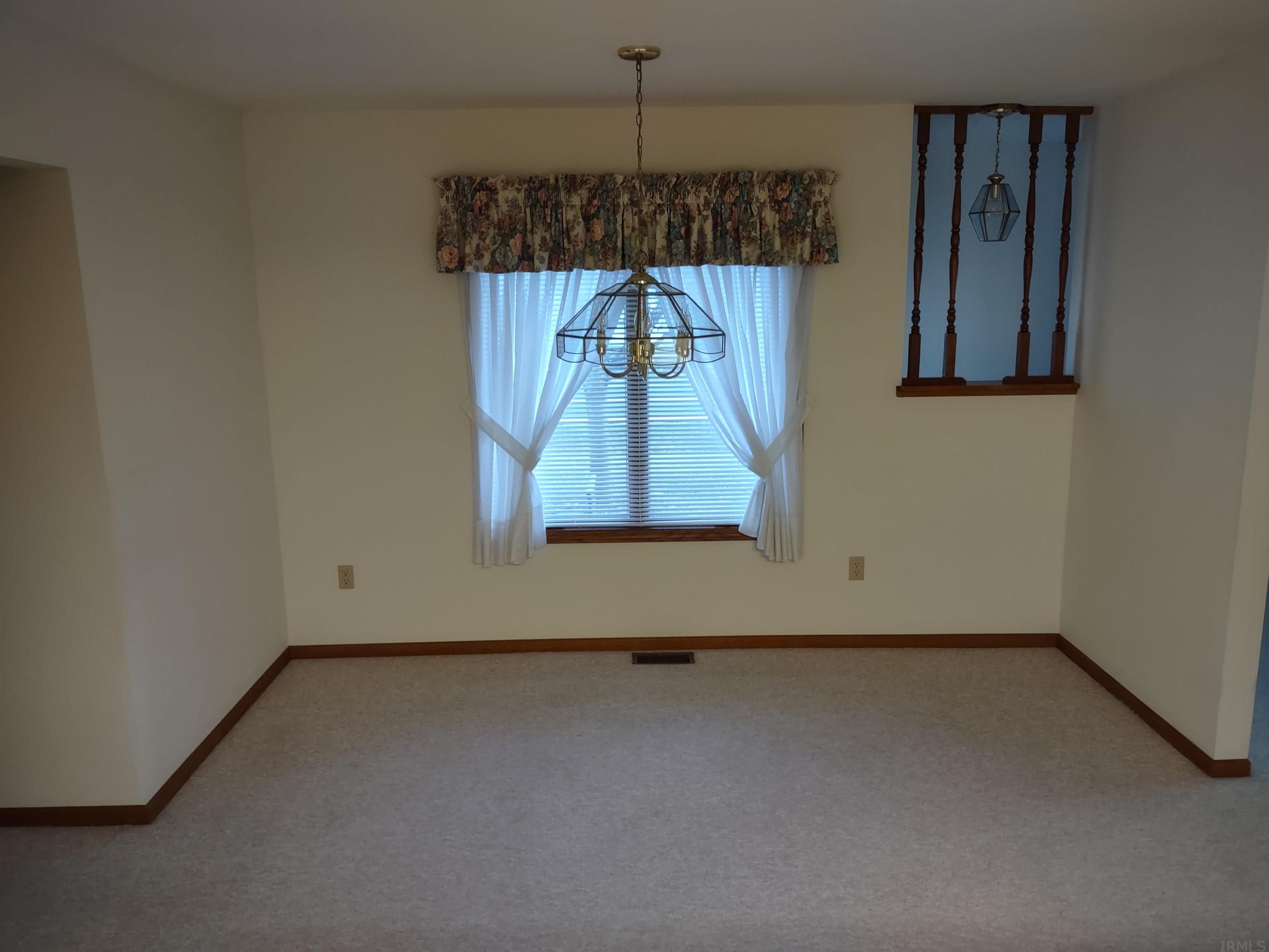 1003 Woodridge Drive Decatur, IN 46733 - Photo 4 of 11