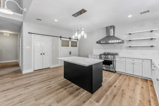 $411,750 | 50 Hunters Creek Drive, Huntsville, TX 77340