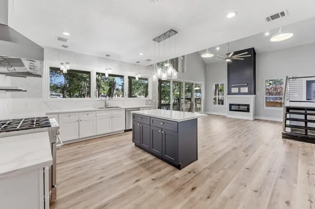 $411,750 | 50 Hunters Creek Drive, Huntsville, TX 77340