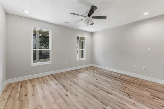 $411,750 | 50 Hunters Creek Drive, Huntsville, TX 77340