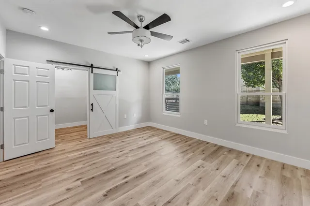 $411,750 | 50 Hunters Creek Drive, Huntsville, TX 77340