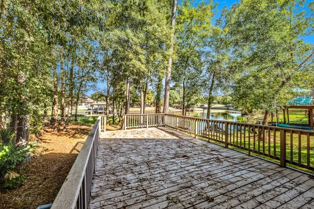 $411,750 | 50 Hunters Creek Drive, Huntsville, TX 77340