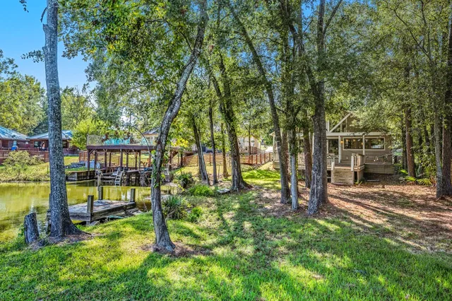 $411,750 | 50 Hunters Creek Drive, Huntsville, TX 77340