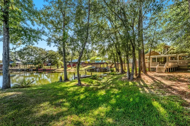 $411,750 | 50 Hunters Creek Drive, Huntsville, TX 77340