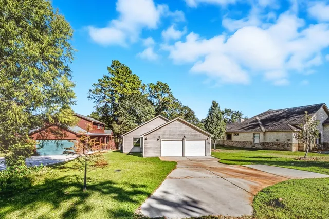 $411,750 | 50 Hunters Creek Drive, Huntsville, TX 77340
