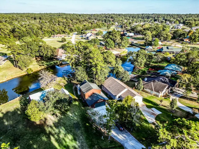 $411,750 | 50 Hunters Creek Drive, Huntsville, TX 77340