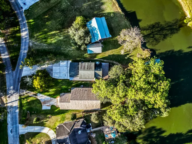 $411,750 | 50 Hunters Creek Drive, Huntsville, TX 77340