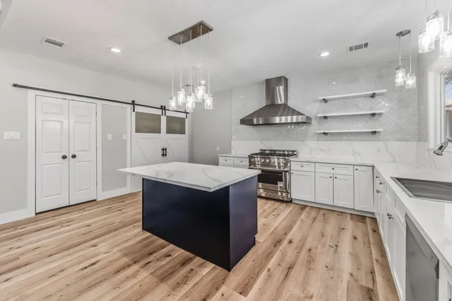 $411,750 | 50 Hunters Creek Drive, Huntsville, TX 77340