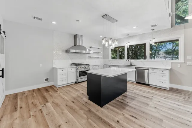 $411,750 | 50 Hunters Creek Drive, Huntsville, TX 77340