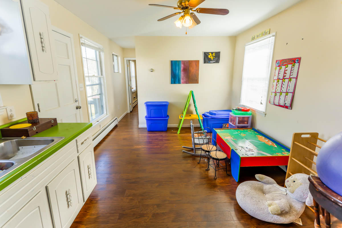 1822 Arlington Road Southwest Roanoke, VA 24015 - Photo 14 of 44 DGA_3202-HDR-15