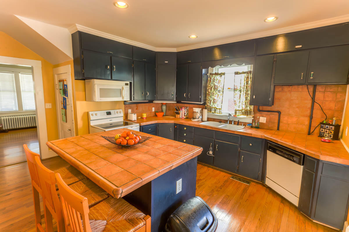 1822 Arlington Road Southwest Roanoke, VA 24015 - Photo 6 of 44 DGA_3171-HDR-9