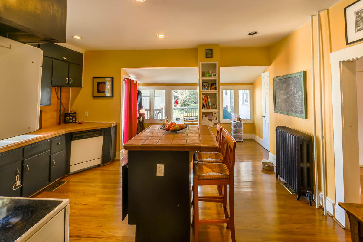 1822 Arlington Road Southwest Roanoke, VA 24015 - Photo 8 of 44 DGA_3157-HDR-8