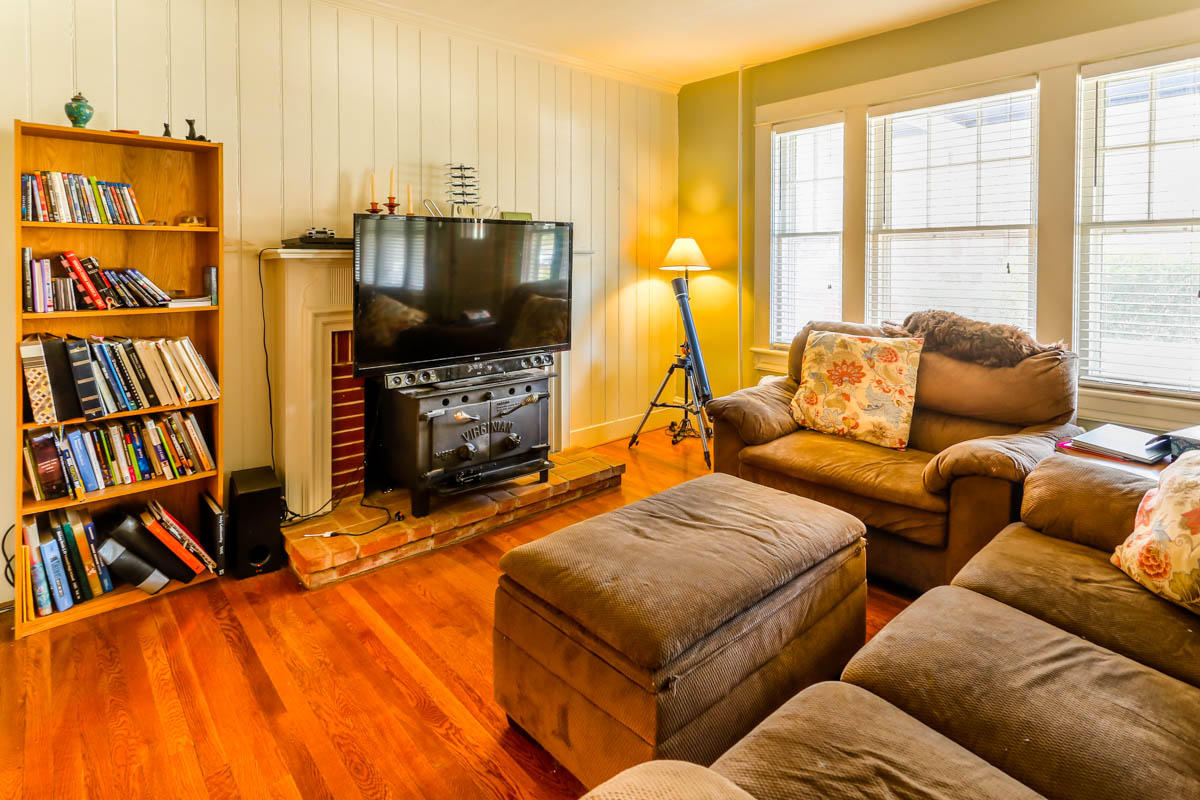 1822 Arlington Road Southwest Roanoke, VA 24015 - Photo 9 of 44 DGA_3142-HDR-5