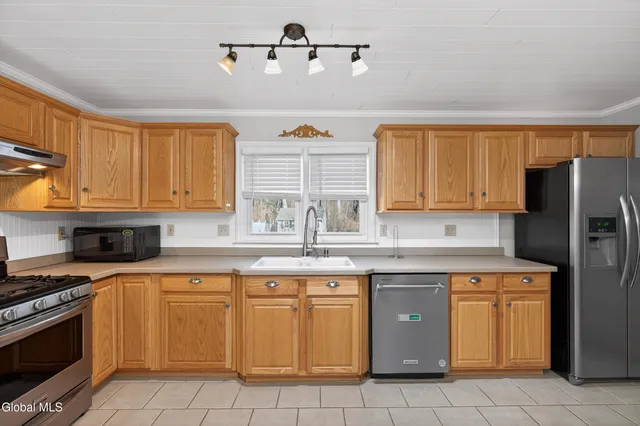 $314,900 | 1 Velina Drive, Guilderland, NY 12203