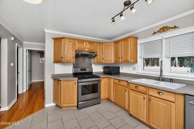 $314,900 | 1 Velina Drive, Guilderland, NY 12203