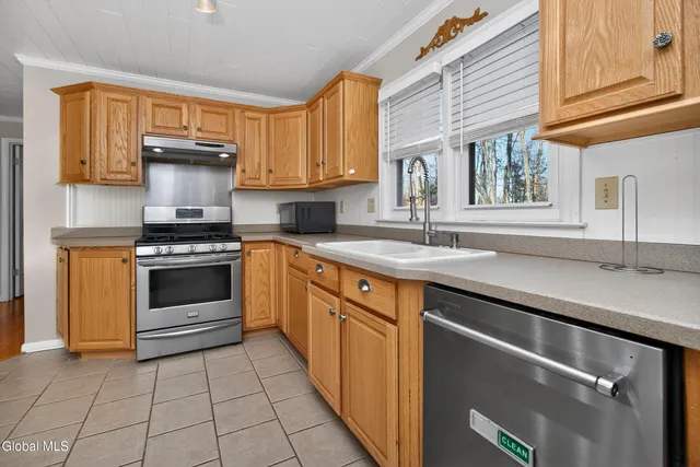 $314,900 | 1 Velina Drive, Guilderland, NY 12203