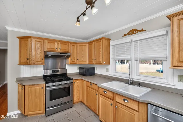 $314,900 | 1 Velina Drive, Guilderland, NY 12203