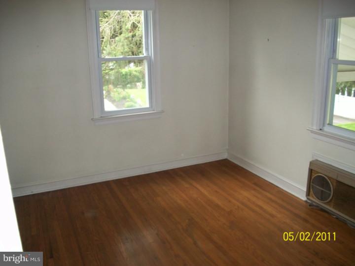 11 Cameron Road Willow Grove, PA 19090 - Photo 6 of 10 Gallery Image 6