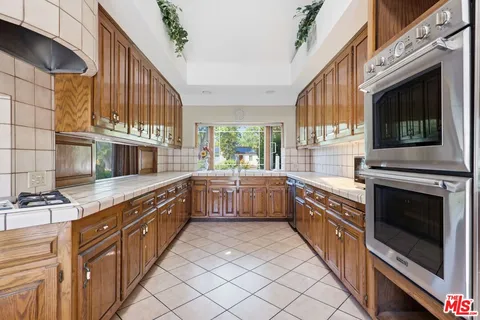 $1,099,999 | 6956 Wish Avenue, Van Nuys, CA 91406