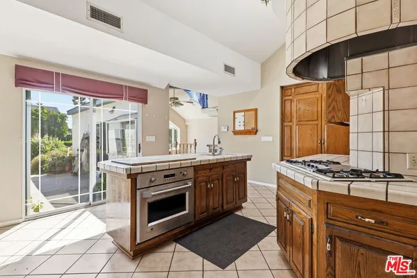 $1,099,999 | 6956 Wish Avenue, Van Nuys, CA 91406