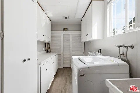 $1,099,999 | 6956 Wish Avenue, Van Nuys, CA 91406