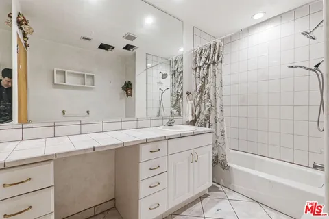 $1,099,999 | 6956 Wish Avenue, Van Nuys, CA 91406