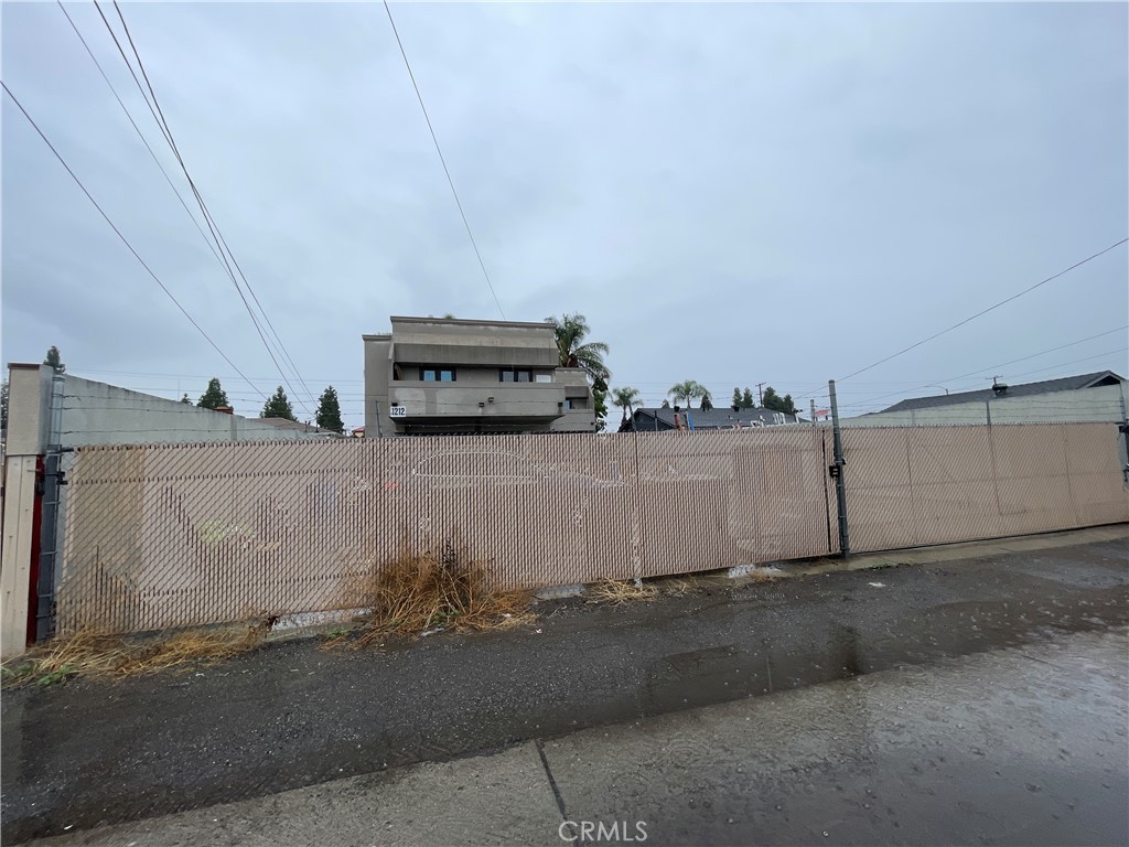 1212 West Commonwealth Avenue Fullerton, CA 92833 - Photo 3 of 14 a view of a water heater room