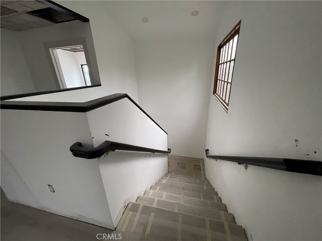 1212 West Commonwealth Avenue Fullerton, CA 92833 - Photo 10 of 14 a view of an entryway