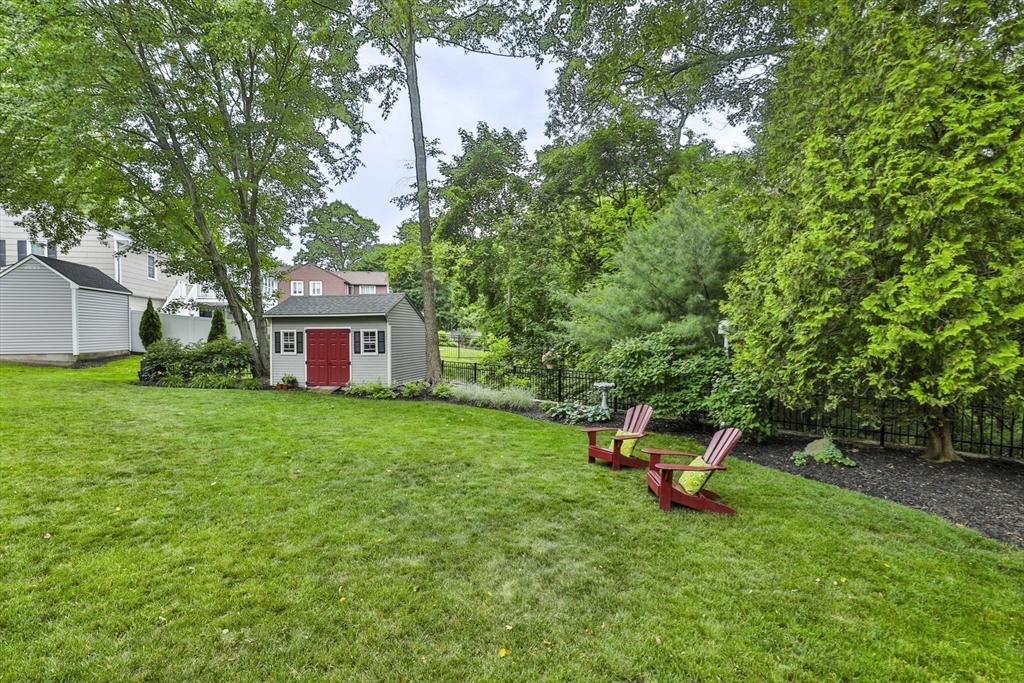 33 Reynolds Road Wakefield, MA 01880 - Photo 37 of 42