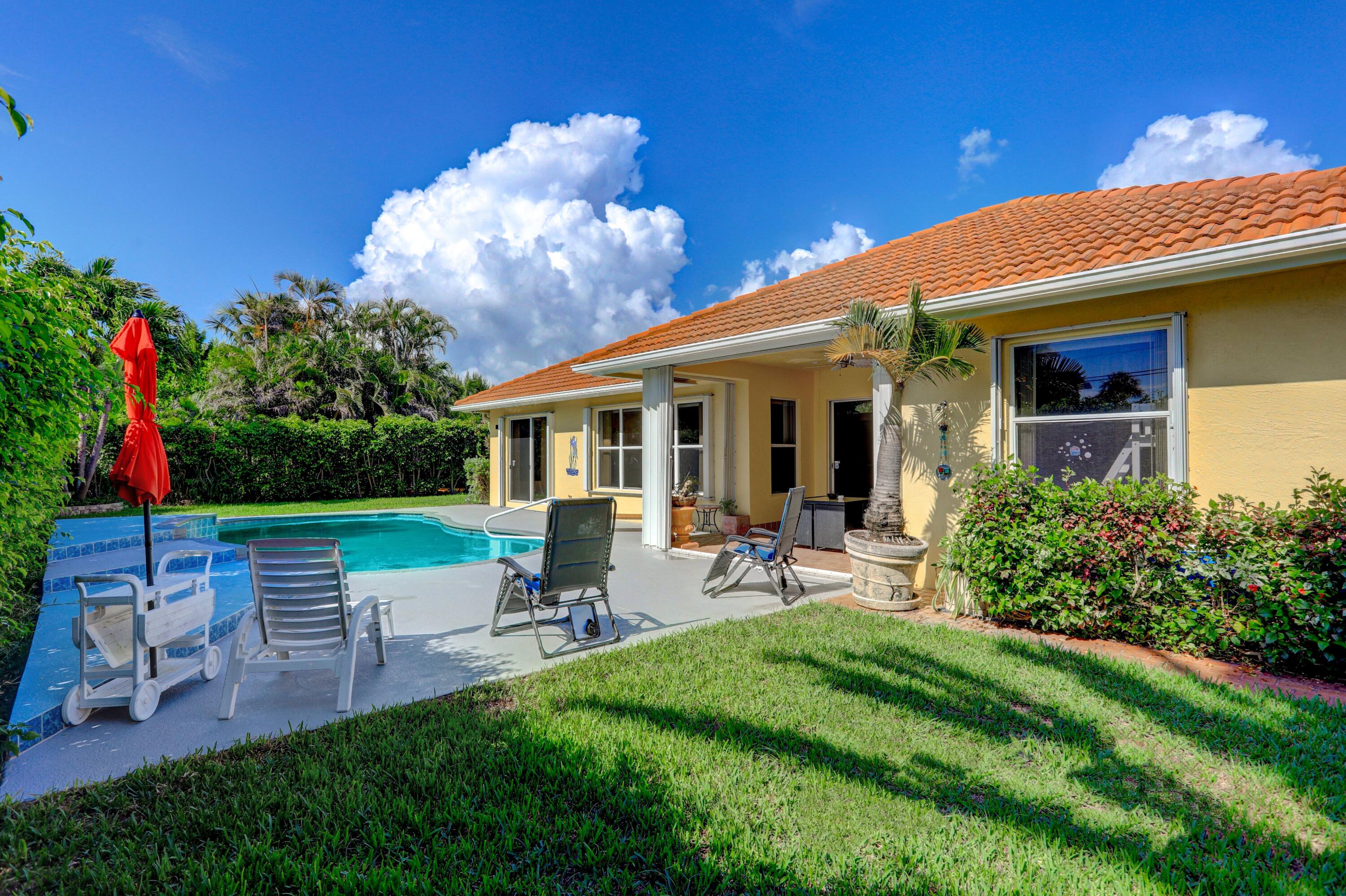 1295 Singer Drive Singer Island, FL 33404 - Photo 17 of 22 40_320a3851_2_3_4_5