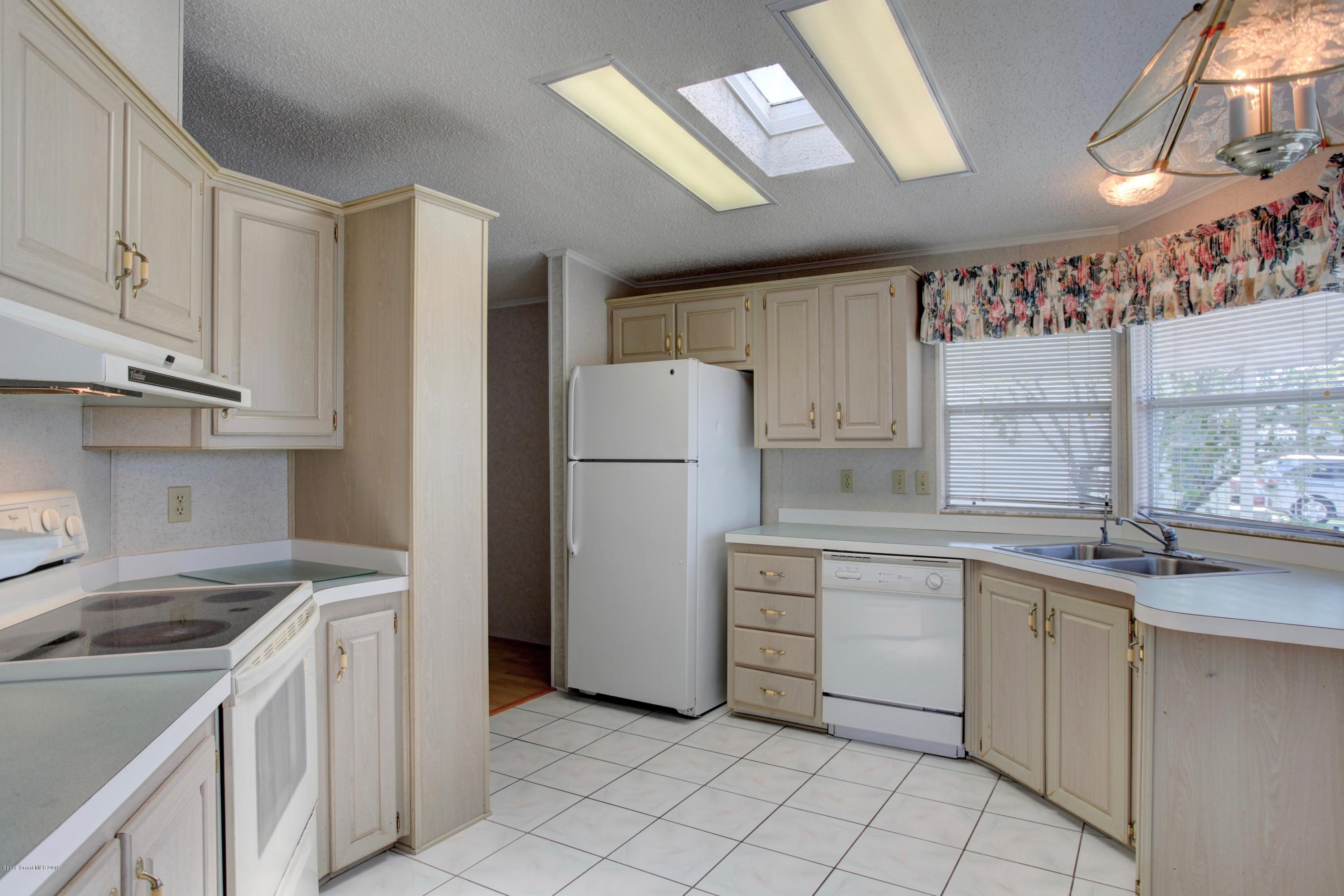 428 Papaya Circle Barefoot Bay, FL 32976 - Photo 17 of 37 F1