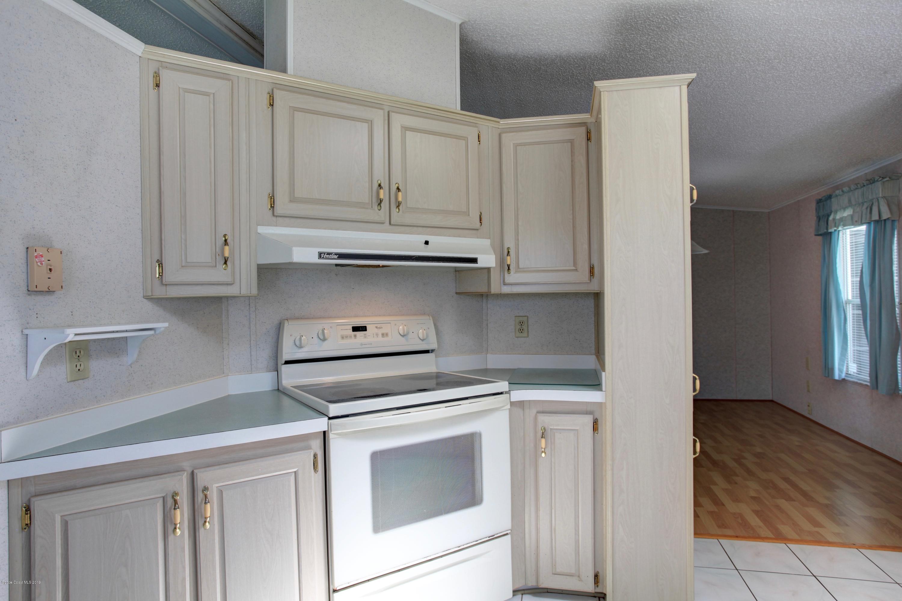 428 Papaya Circle Barefoot Bay, FL 32976 - Photo 18 of 37 F2