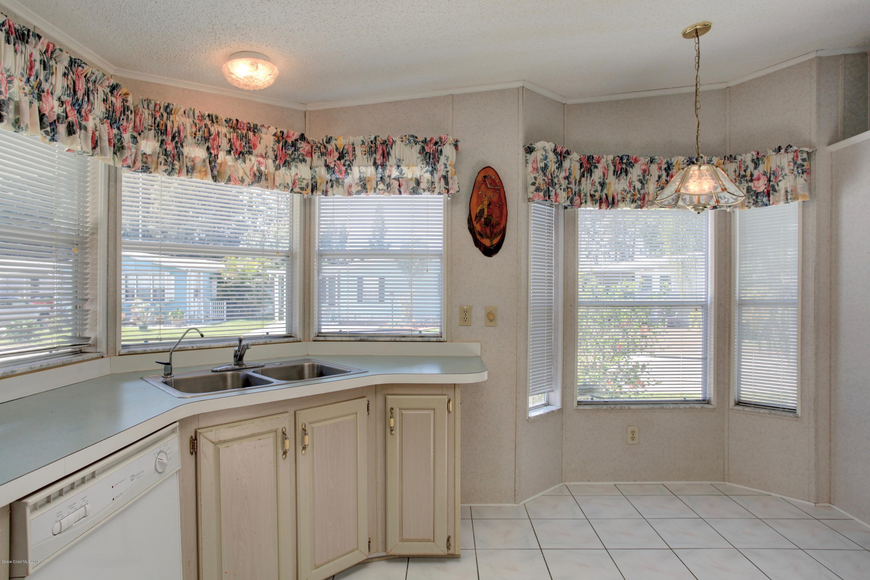 428 Papaya Circle Barefoot Bay, FL 32976 - Photo 21 of 37 F5