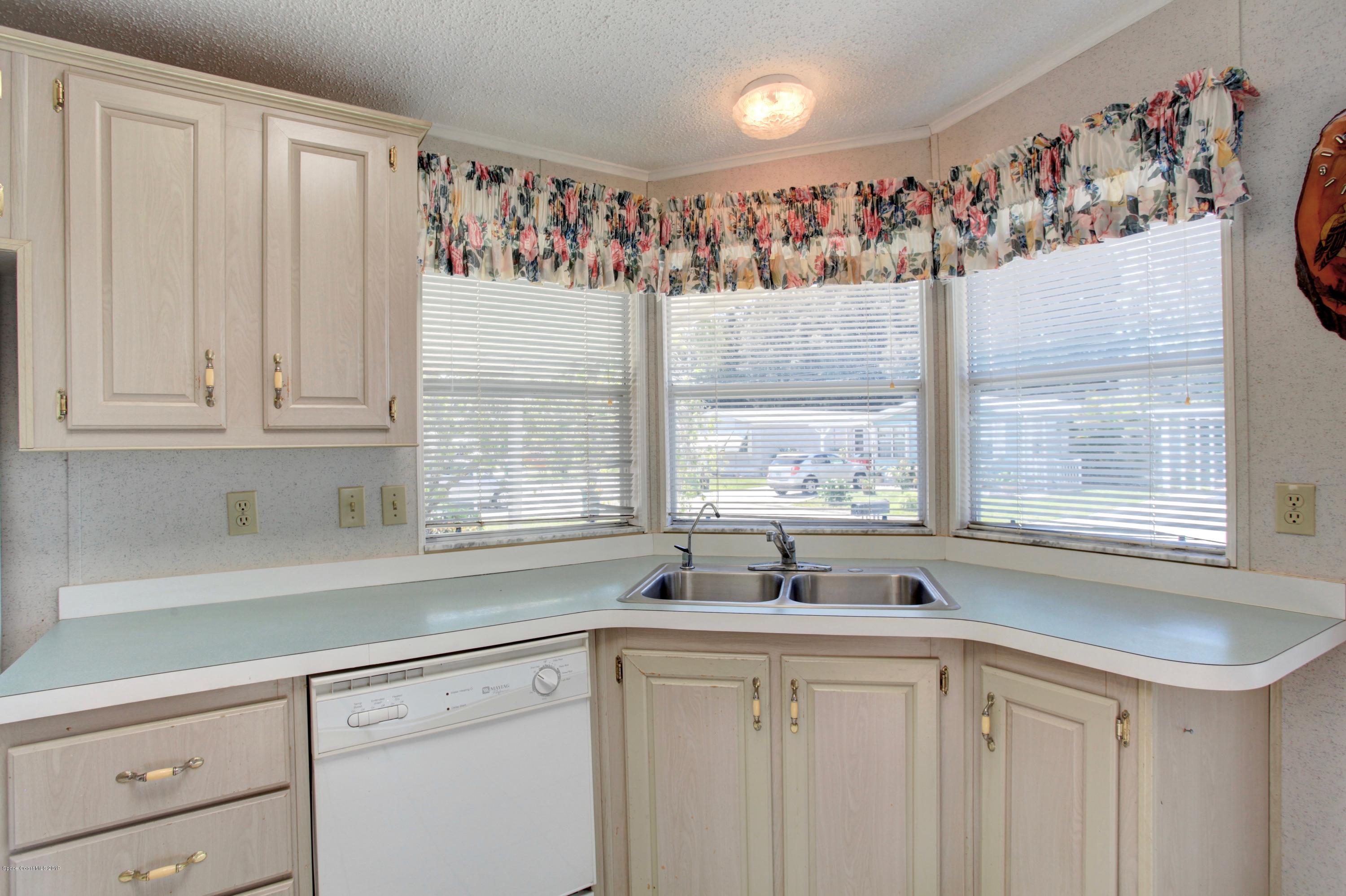 428 Papaya Circle Barefoot Bay, FL 32976 - Photo 23 of 37 F7