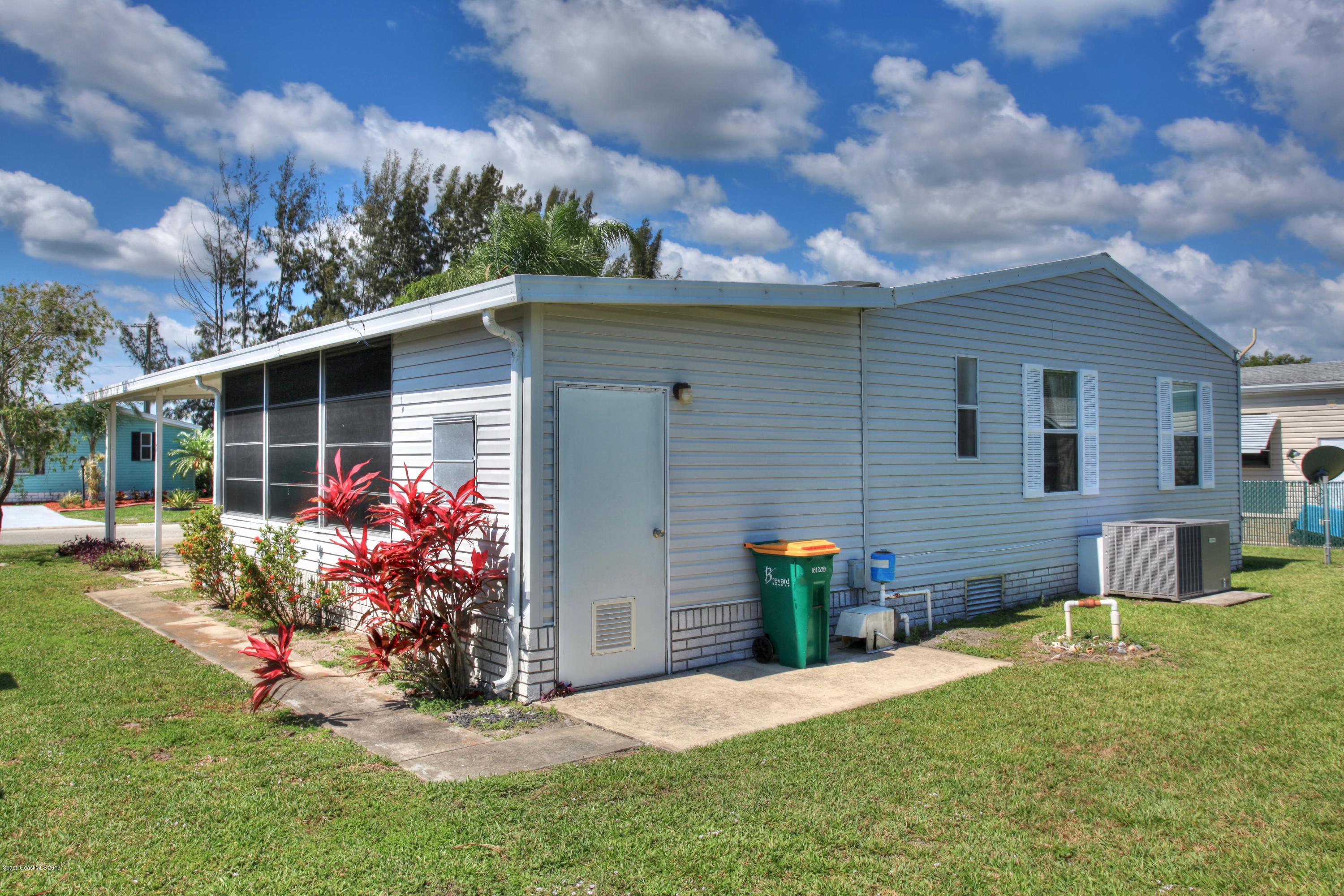 428 Papaya Circle Barefoot Bay, FL 32976 - Photo 5 of 37 B1
