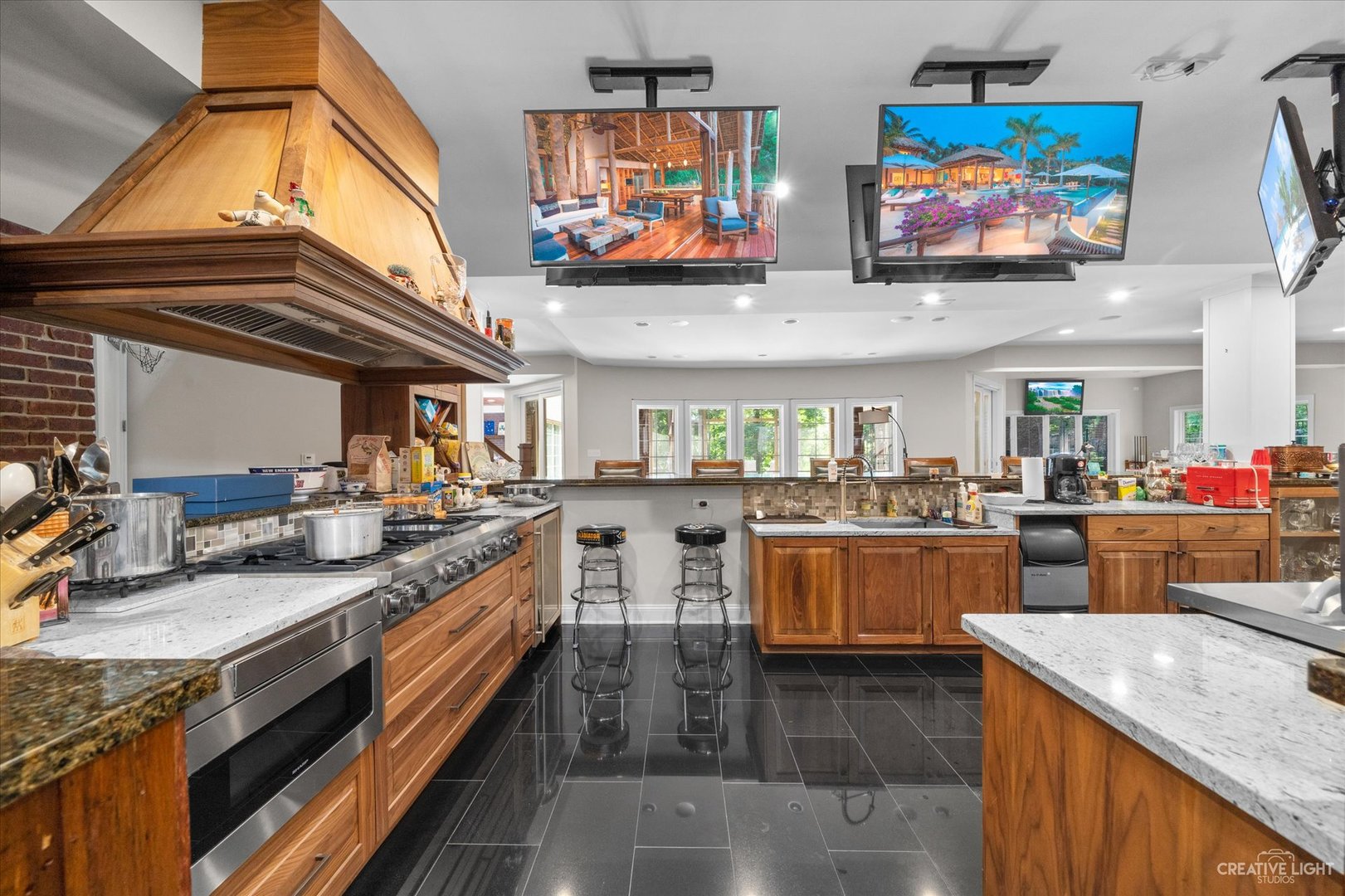 521 Chatfield Road New Lenox, IL 60451 - Photo 38 of 48 a kitchen with lots of counter top space