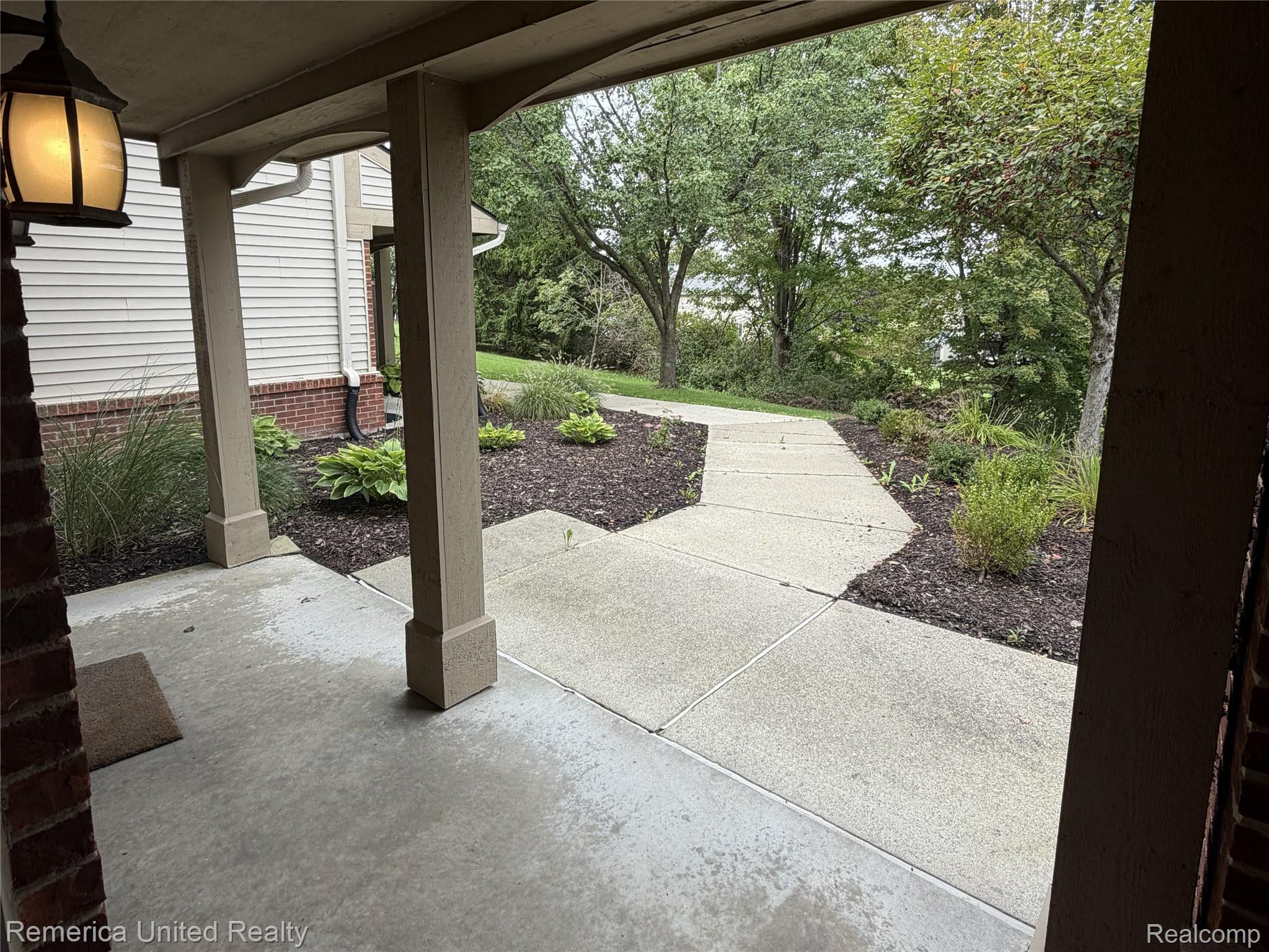 4129 Hampton Ridge Boulevard Howell, MI 48843 - Photo 3 of 30 IMG_9130.jpg
