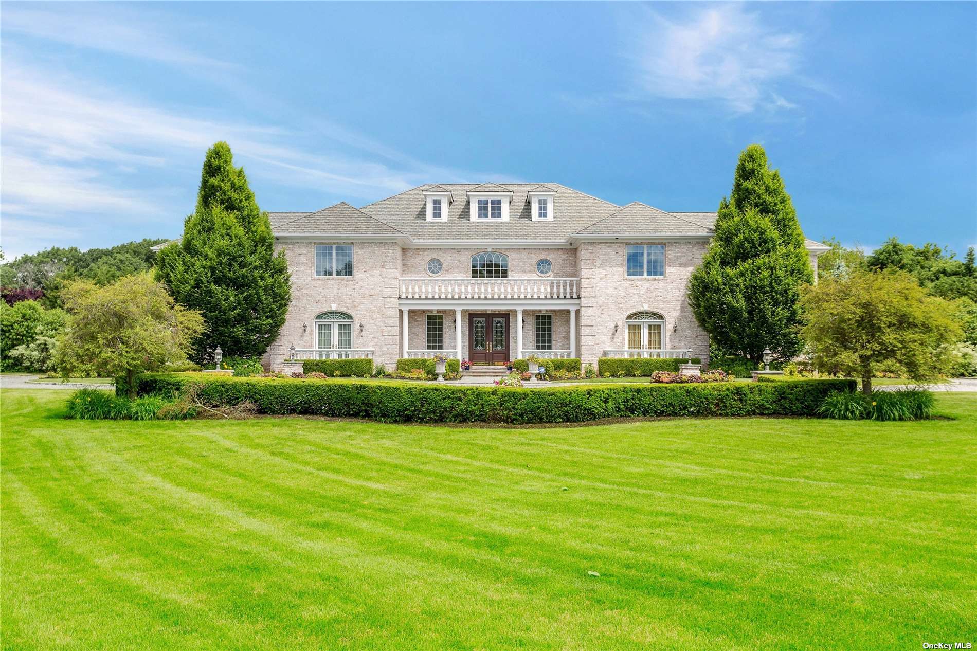 a view of a house with a big yard