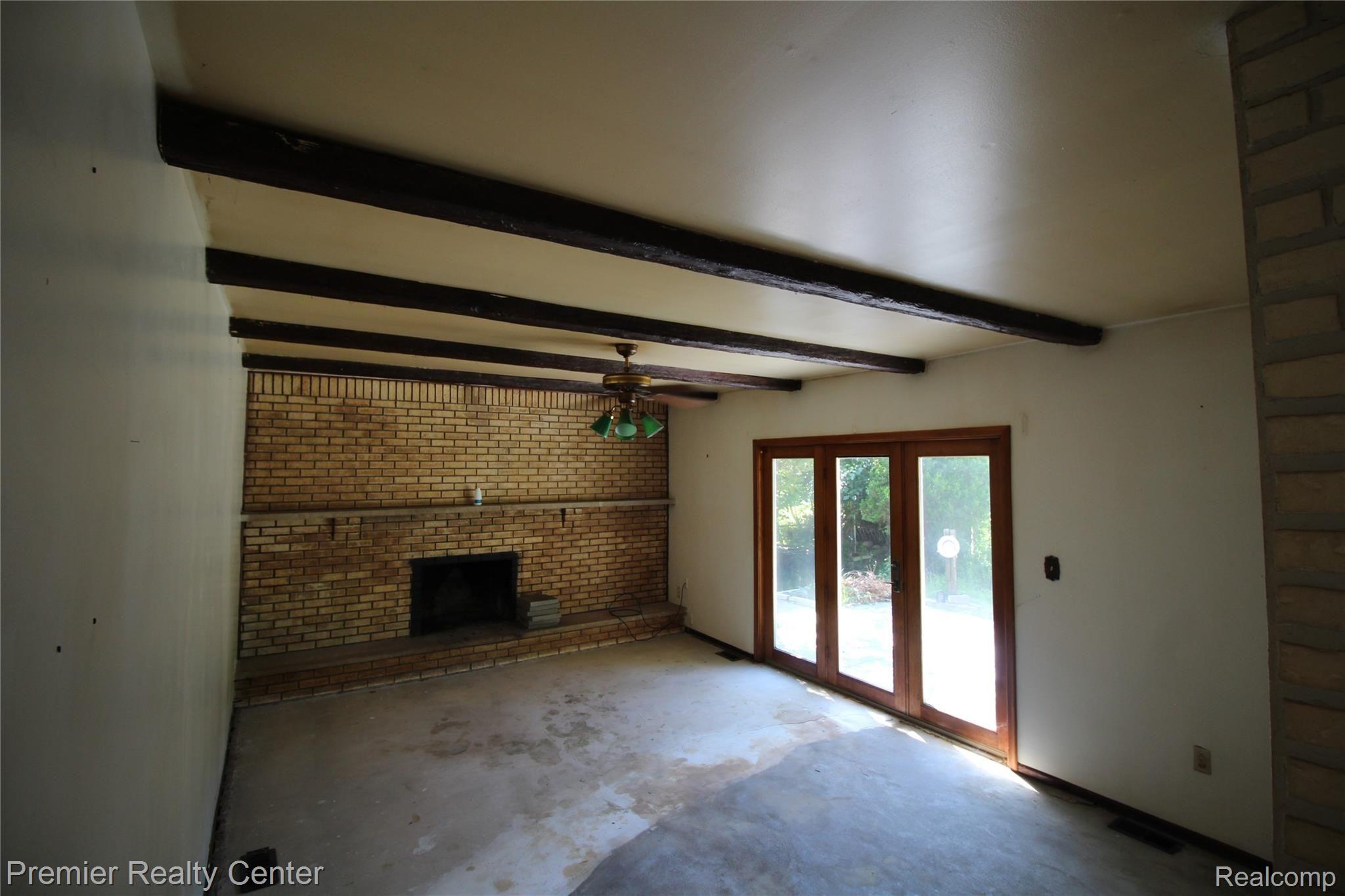 2111 West Avon Road Rochester, MI 48309 - Photo 9 of 22 IMG_7408.JPG