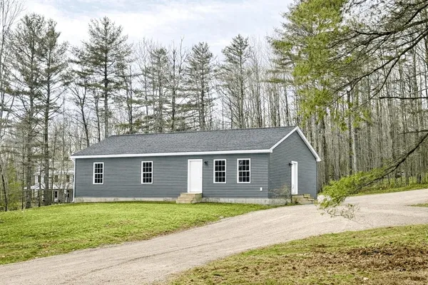 $399,900 | 35 Moosehead Lane, Whitefield, ME 04353