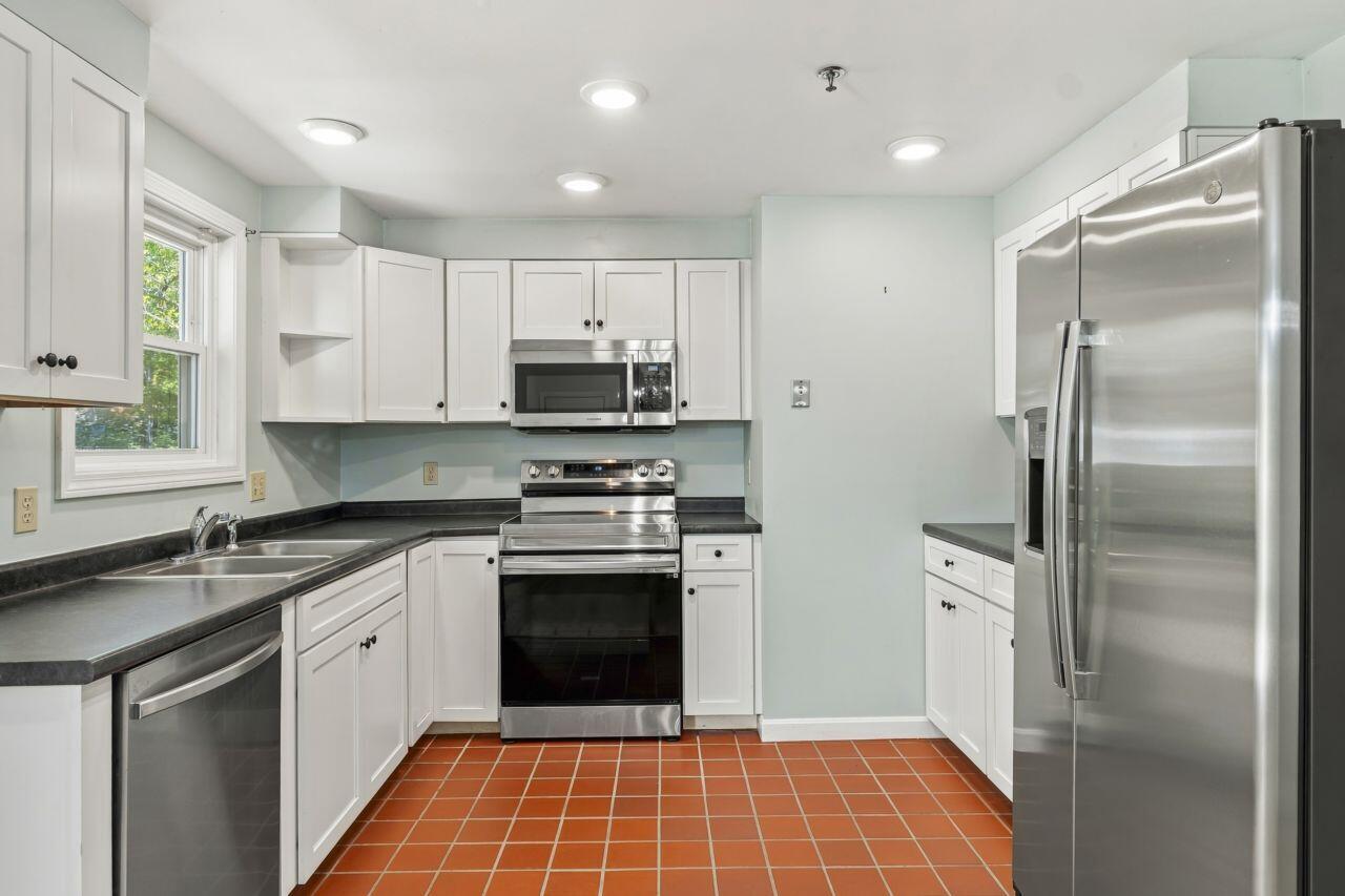 6 Willow Grove Road, Unit 6 Brunswick, ME 04011 - Photo 20 of 59 Kitchen