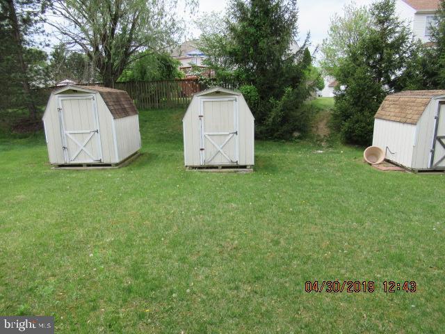 3441 Barkley Woods Road Baltimore, MD 21244 - Photo 2 of 23 Rear yard